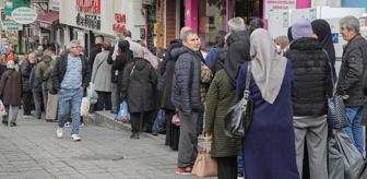 Fiyatı duyan koştu! 1 saat sırada bekleyip esnafa teşekkür ettiler