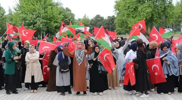 Li Elezîzê xwendekarên zanîngehê ji bo piştgiriya Xezeyê meşiyan