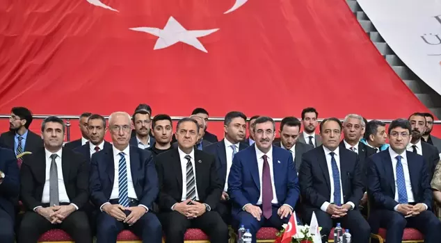 Alîkarê Serokomar Yilmaz: Helwesta ku xwendekar li kampusan nîşan didin, dibe wesîle ku hêviyên me zindî bimînin