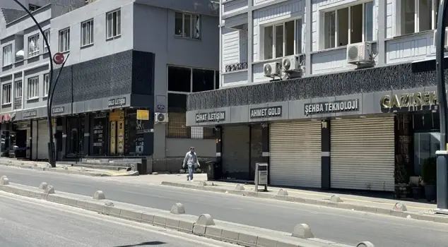 Syrian business owners in Gaziantep did not open their shops.