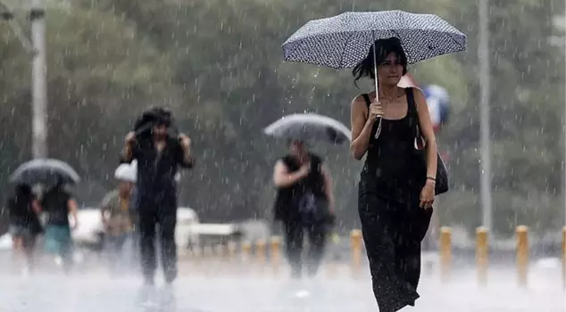 A strong downpour warning has been issued for Istanbul.