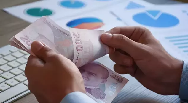 The total revenue from fees was determined in 2025.
