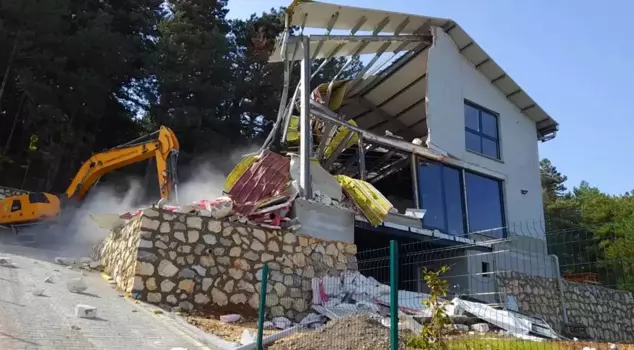 The amendment to the Village Law has made it easier to demolish all unauthorized structures.