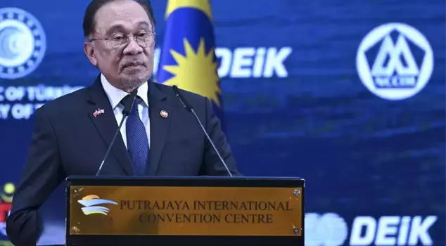 The Prime Minister of Malaysia, Anwar, made investment proposals to Turkey in Malaysia.