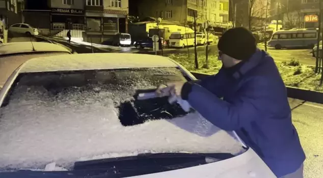 Istanbul froze, and citizens had difficulty walking.