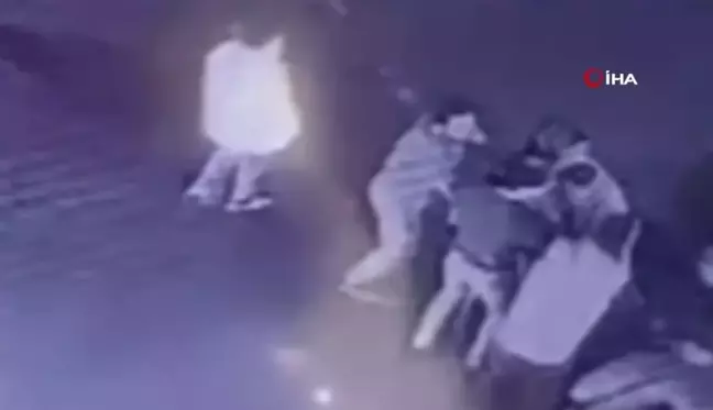 Bolu'Da Akaryakıt İstasyonunda Kavga: 1 Kişiye 3'Lü Saldırı 2 Bolu'Da Akaryakıt İstasyonunda Kavga: 1 Kişiye 3'Lü Saldırı