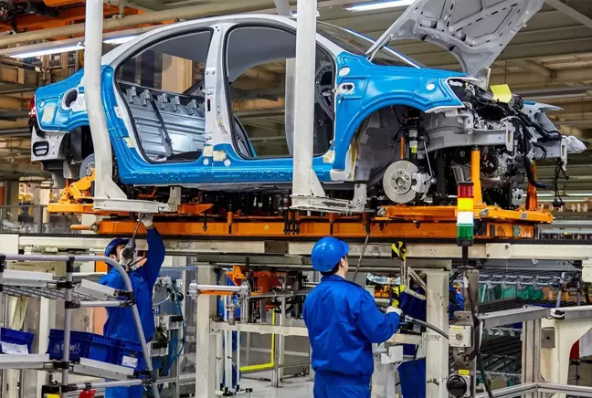 Nissan 10 bin çalışanıyla yollarını ayıracak