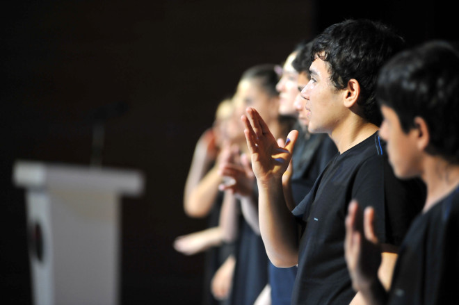 İşitme Engelli Öğrenciler, İşaret Diliyle Konser Verdi - Son Dakika