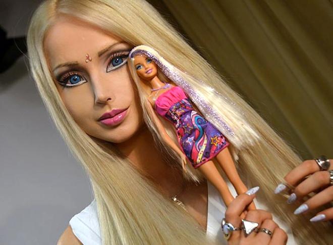 Gercek Barbie Bebek Artik Yemek Yemiyor