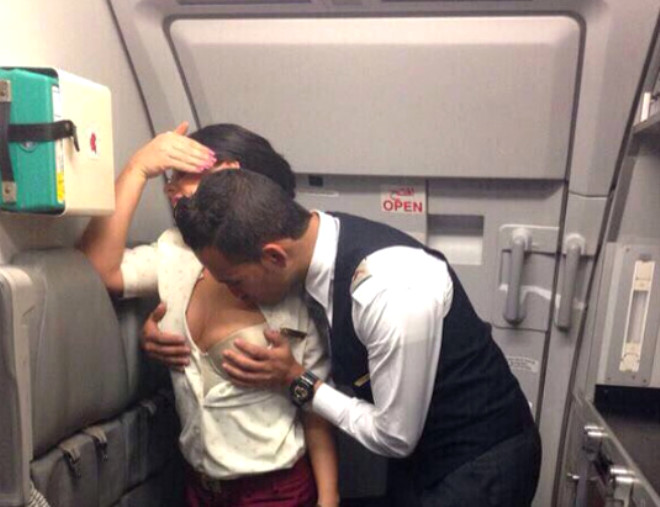 Qatar Airways'ın Uçağında Çekilen 3 Fotoğraf Skandal Yarattı