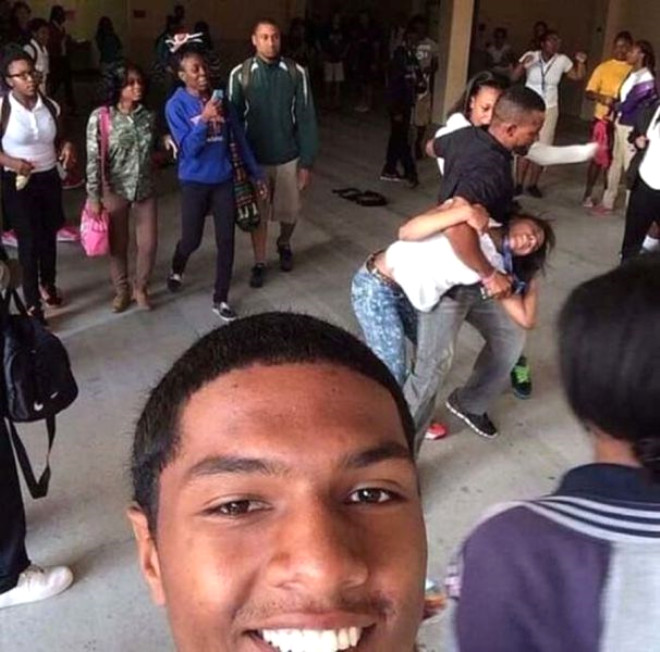 Selfie'lerle Sosyal Medyanın Diline Düşen 30 Kişi