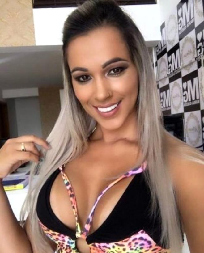 Brezilyalı Kadın Hakem Ateşli Instagram Pozlarıyla Olay Yarattı!