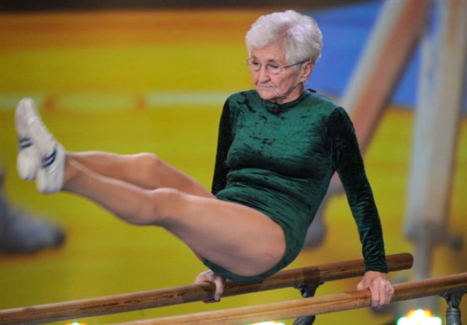 92 Yaşında Jimnastikçi Büyükanne Görenleri Hayrete Düşürüyor!