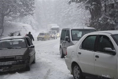 Cars Get Stuck İn Snow, İn Mount Uludag