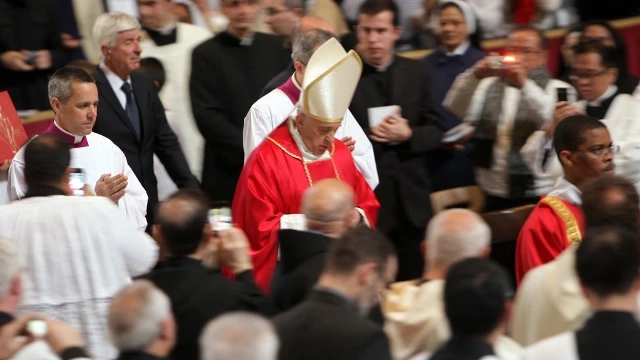 Pope Takes Aim At Social Injustice In Good Friday Prayer
