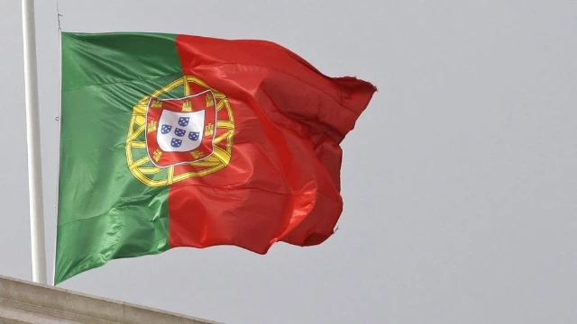 Portugal Celebrates Successful Return To Bond Market