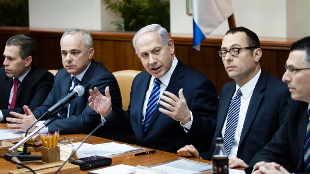 إسرائيل تعلق المفاوضات بعد اتفاق المصالحة الفلسطينية