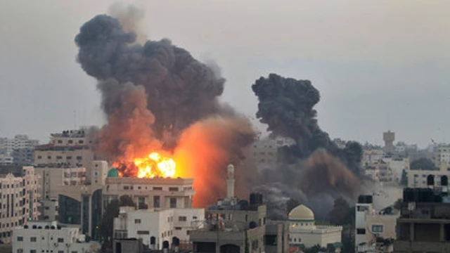 Gaza Official Says Israeli Shells Hit Hospital