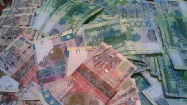 Kazakhstan Refuses To Issue 20,000- Tenge Bills In Near Future
