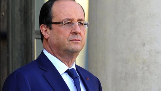 French President Says No Survivors Of Air Algerie Crash