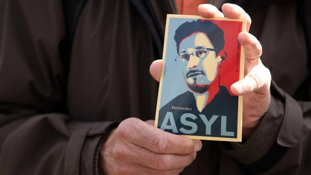 German Opposition Slams Maas' Snowden Comments
