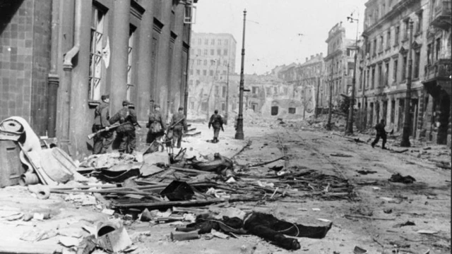 Poland Remembers Warsaw Uprising 70 Years On
