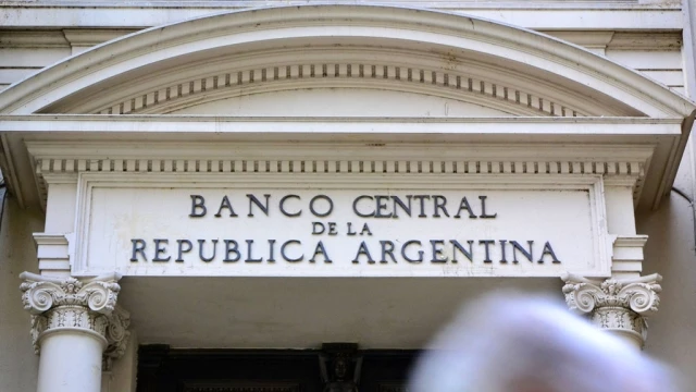 US Court Calls Argentine Bond Swap Plan 'Illegal'