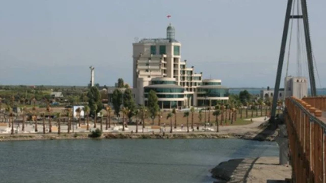 Грузия ежегодно будет получать $20 млн. за транзит и электроэнергию для порта Анаклиа