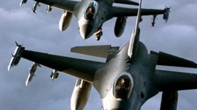 US Planes Drop Aid And Strike IS Positions Near Iraq's Amerli