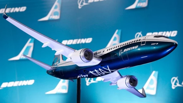 Ryanair Boosts Boeing Sales Buying 100 Planes