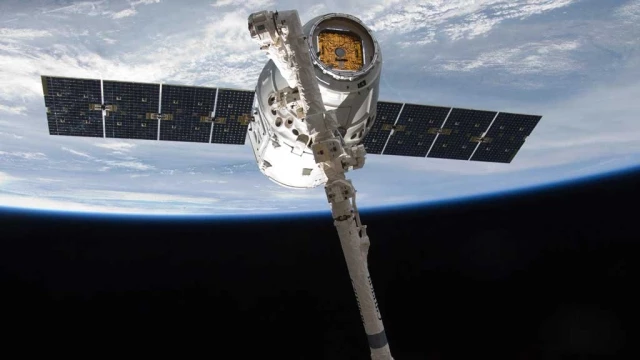NASA Picks Boeing, Spacex To Build ISS 'Taxis'