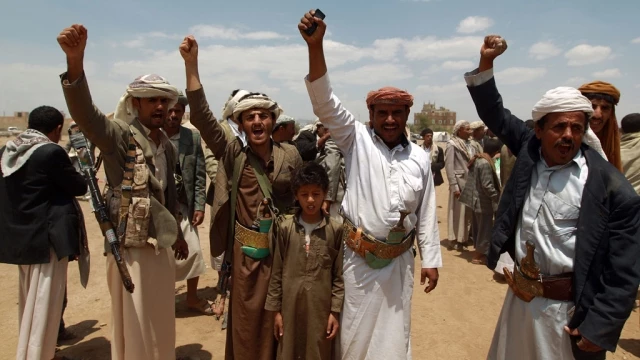 الحوثيون يدخلون صنعاء واتفاق لوقف القتال في الجوف
