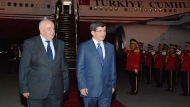 Премьер-министр Турецкой Республики Ахмет Давудоглу прибыл в Азербайджан с официальным визитом