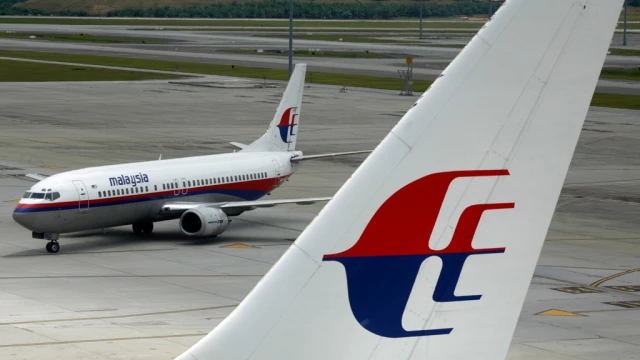Underwater Search For Malaysian Airlines Flight Resumes
