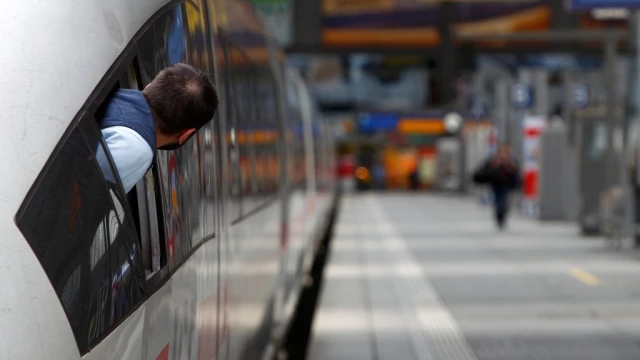 Deutsche Bahn Offers Pay Hike To Head Off Strike