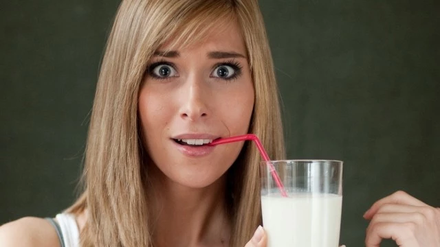 دراسة: كثرة تناول الحليب قد تكون سببا للوفاة