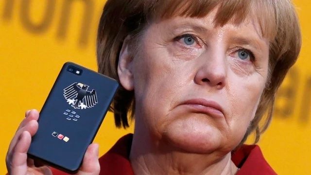 Merkel Bets On Blackberry To Beat Cyperspies