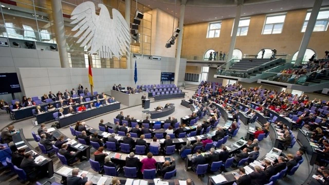 Bundestag Approves 2015 Budget With No New Debt