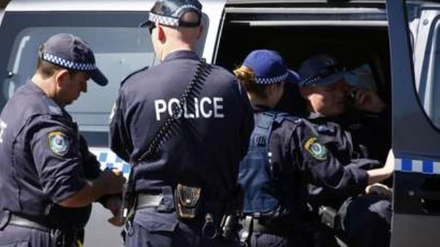 Sydney Siege: Footage Shows Three Men Fleeing