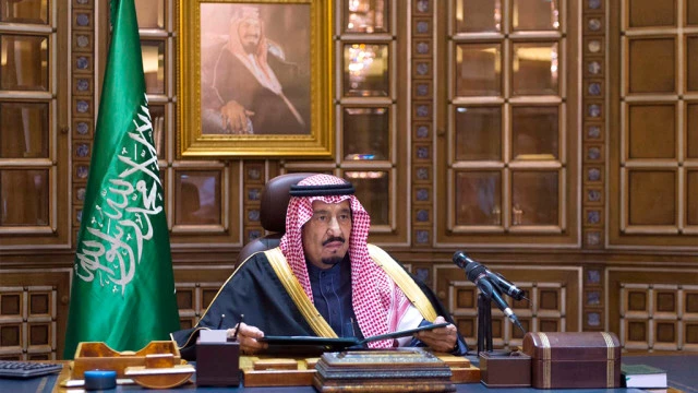 السعودية: تغيير وزاري يُبعد بندر ورئيس 