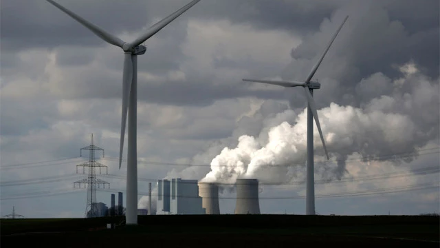 Green Power Takes On Fossil Fuels