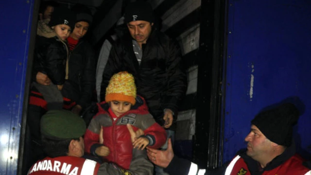 Hundred Syrians Caught In Truck Haulage Before Passing Border
