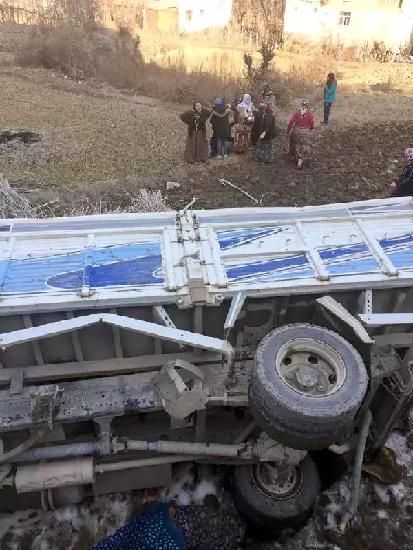 Yusufeli'nde Kaza: 1 Ölü, 5 Yaralı