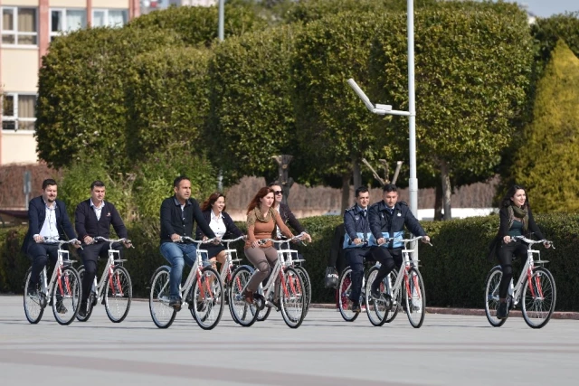 Antalyalılar 6 Martta Bisiklete Binecek, System.String[]