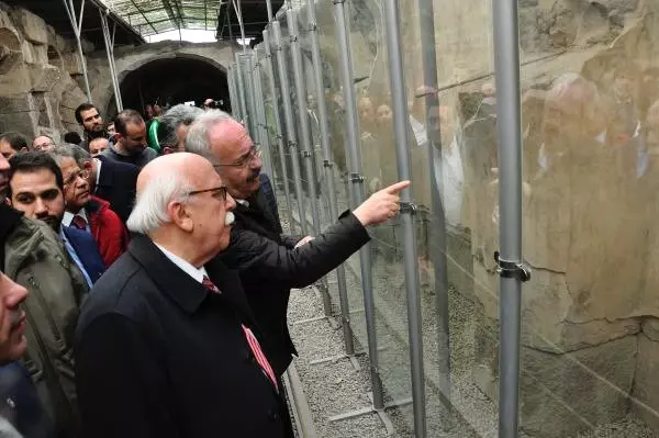 Bakan Avcı, Basmane'deki Tarihi Mekanları Gezdi (3)