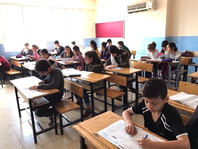 Adana'da Ufka Yolculuk Sınavı'na 7 Bin 500 Kişi Katıldı, System.String[]