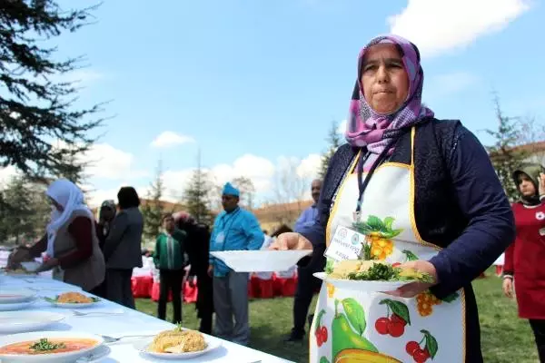 Kadınlar En İyi Kuru Fasulye ve Bulgur Pilavı İçin Yarıştı