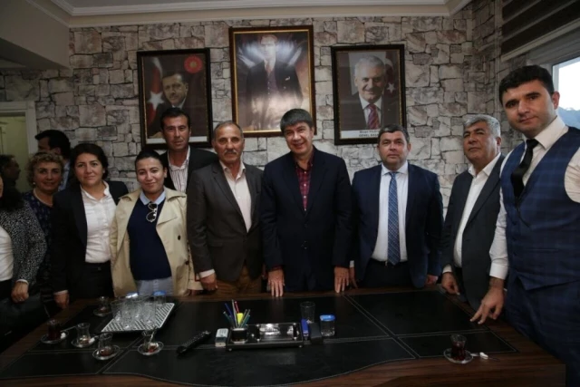 Başkan Türel'den Kemer AK Parti ve MHP'ye Ziyaret