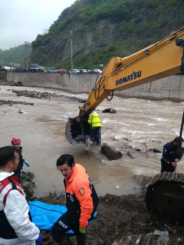 Trabzon'da Derede Ceset Bulundu