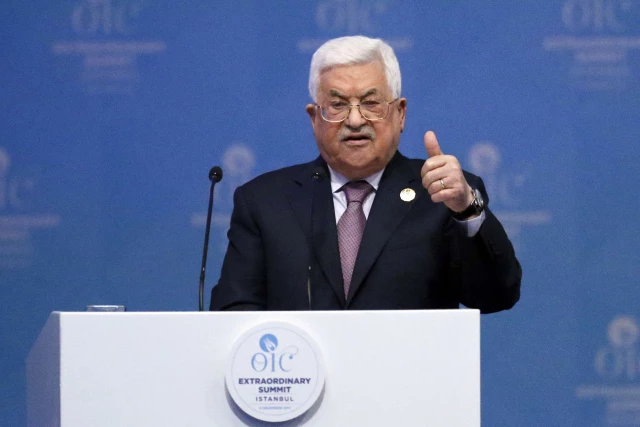 عباس يدعو القمة الإسلامية لتحديد علاقاتها مع دول العالم وفق قضية القدس